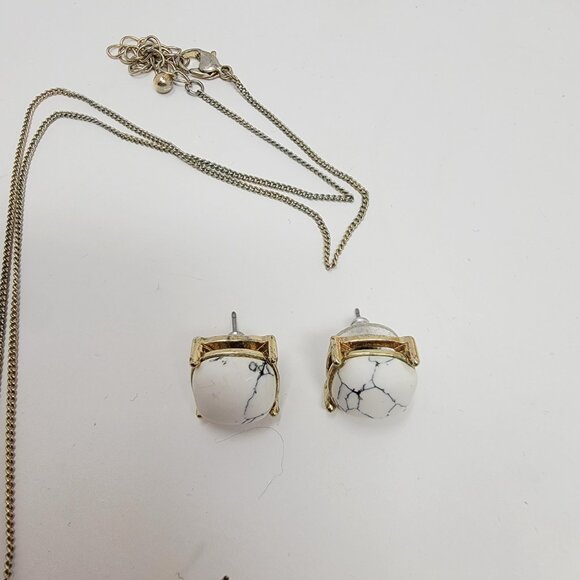 Gold Tone Howlite Necklace Earrings Set Pendant Studs Dangle Mixed - Picture 2 of 5